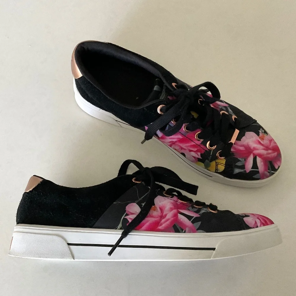 TED BAKER LONDON  Jockei Floral Sneakers Leather Detail Size 9